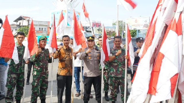 Aceh Besar Kibarkan Merah Putih di Bundaran Lambaro dan Jalan Nasional