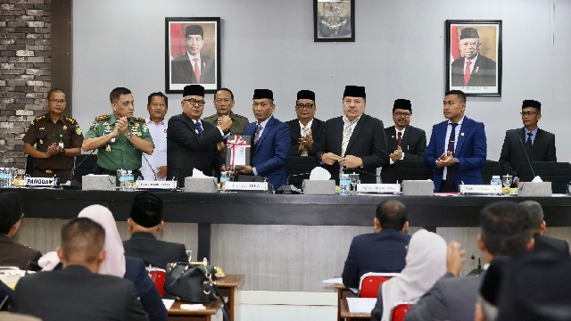Bustami Sampaikan LKPJ Gubernur Aceh Tahun 2023 Dalam Sidang Paripurna DPRA