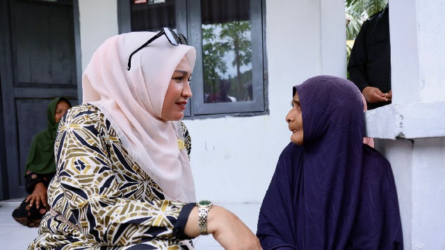 Jelajahi Puloe Aceh, Bunda PAUD Aceh Silaturahmi dengan Lansia dan Warga