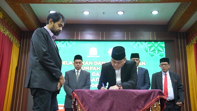 Gubernur Aceh Lantik Ketua dan Anggota Baitul Mal Aceh 2025 - 2030