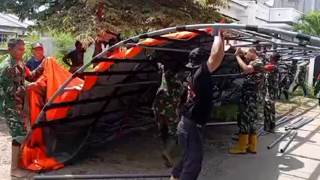 Koramil dan BPBD Dirikan Dapur Umum di Gampong Reuloh, Aceh Besar