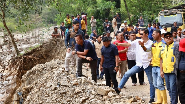 Sekda Aceh dan Rombongan Terjebak Longsor di Gayo Lues