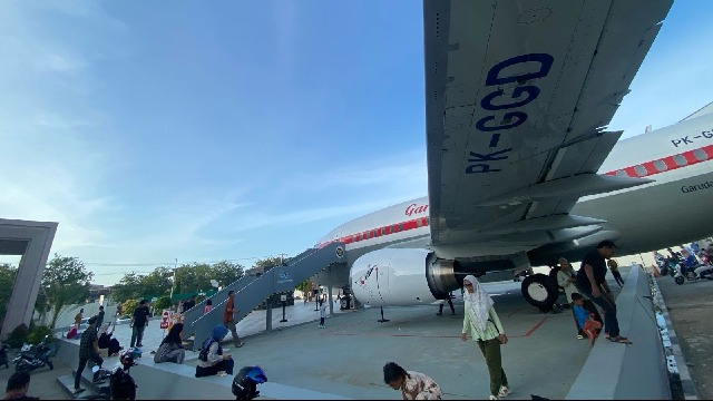 Replika Pesawat di Asrama Haji Aceh Jadi Spot Favorit Ngebuburit Selama Ramadhan