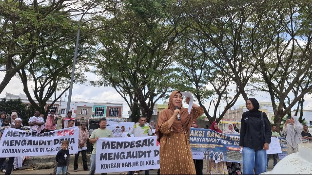 Korban Banjir Demo Pemkab Bireuen